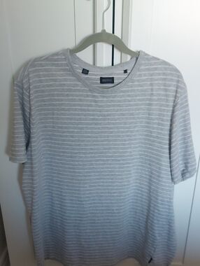 Buffalo David Bitton Light Gray & White Striped Crew Neck Tee